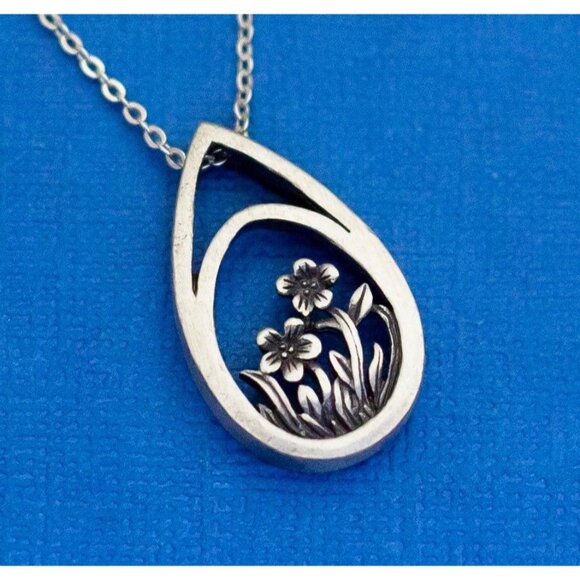 18 inch, Vintage Silver Tone Chain Link  Teardrop Pendant Necklace D9 - Picture 1 of 3